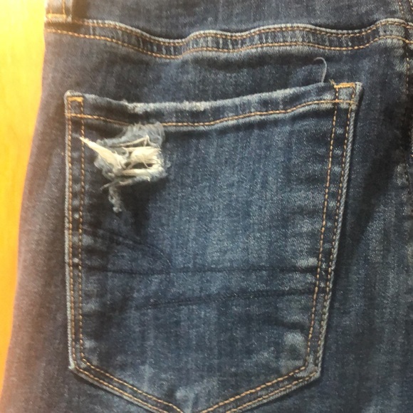 AE never worn women’s size 2 regular ripped jeans - Picture 4 of 8